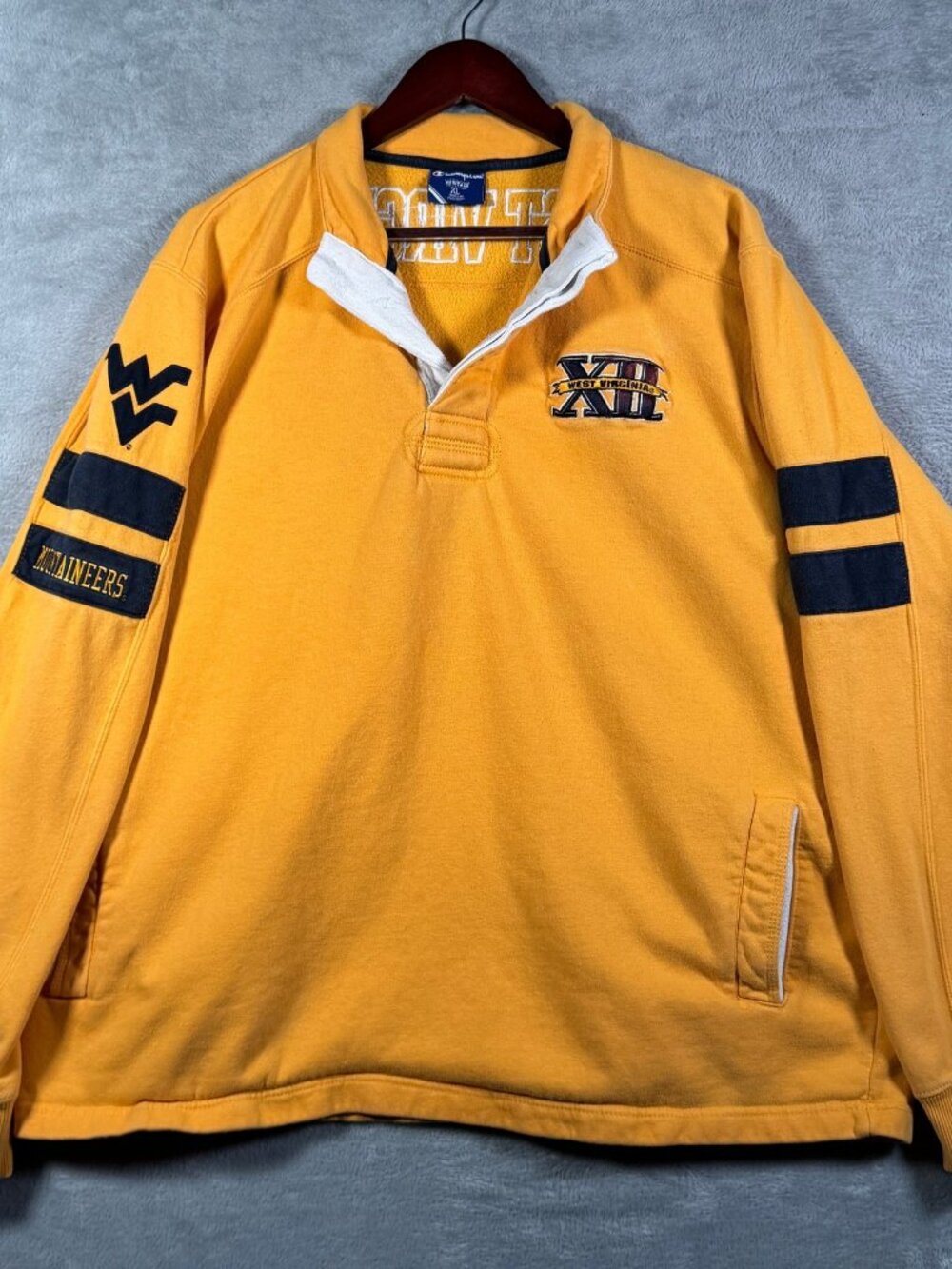 West Virginia Mountaineers Champion Rugby Sweatshirt Mens XL Yellow Fleece Shirt